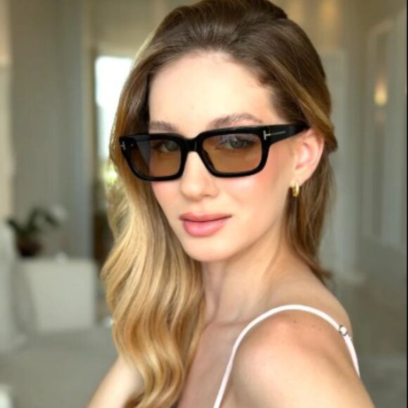 Tom Ford Ezra FT1075 01E Rectangle Sunglasses – Black/Brown Photochromic main image 5